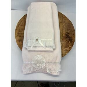 The Avanti Look 1978 All Cotton Bath Towel Set Vintage Floral Embroidered
